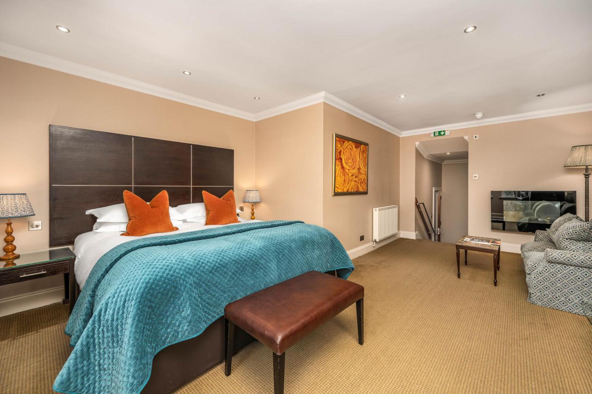 Decadent Room,1772875256:JPEG