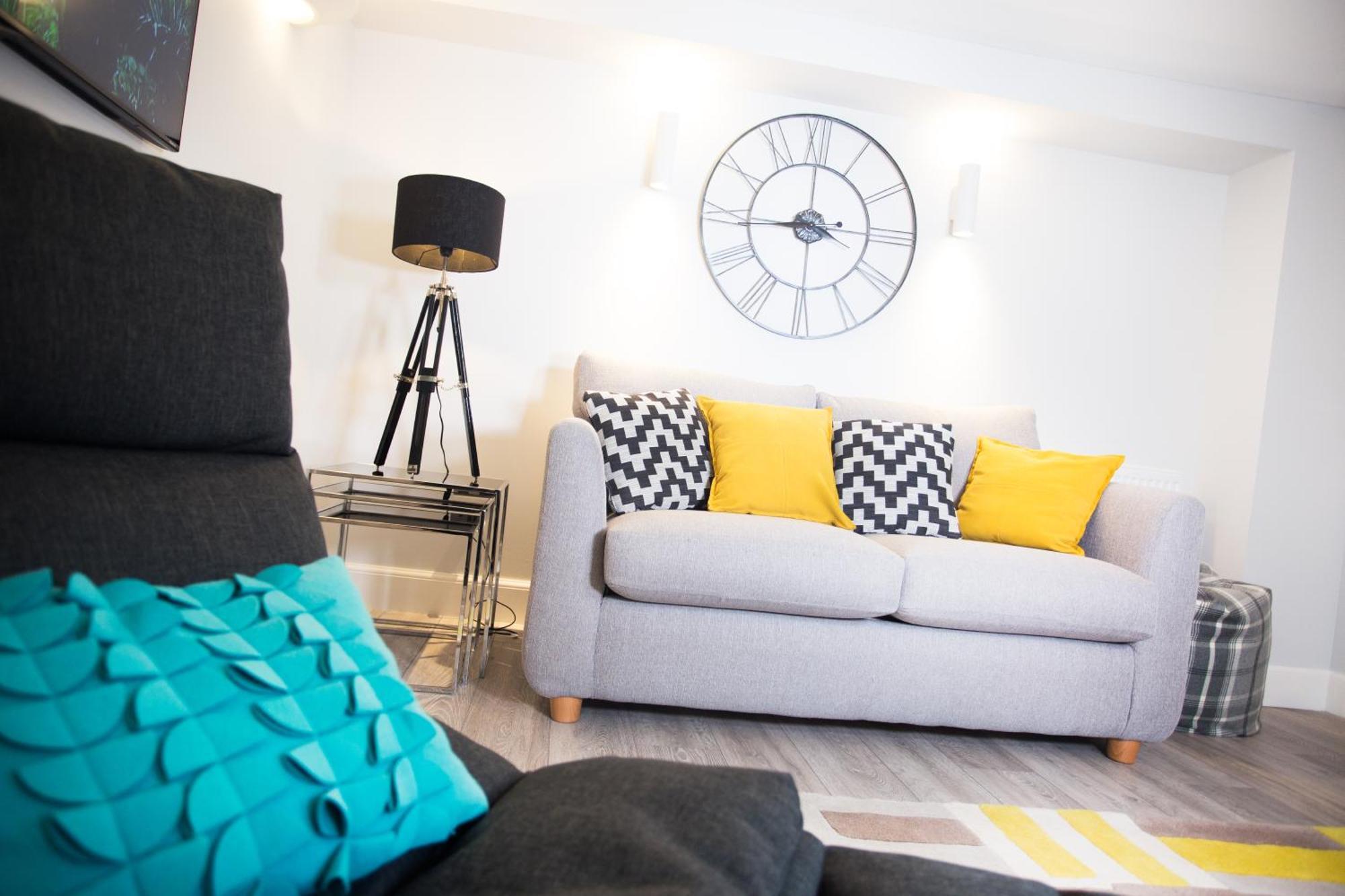 Luxury One-Bedroom Apartment,893527870:JPEG