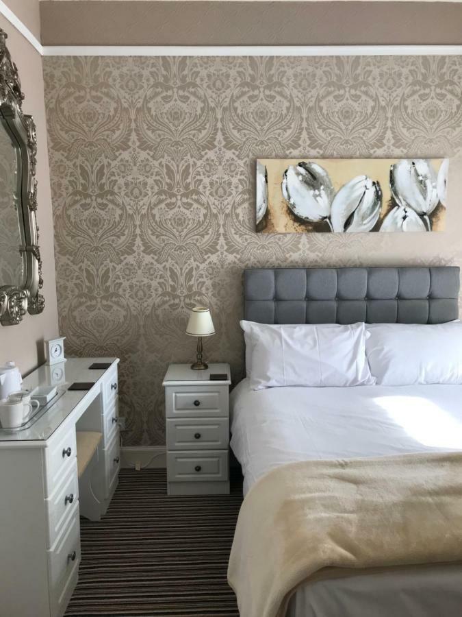Superior Double Room,1379080817:JPEG